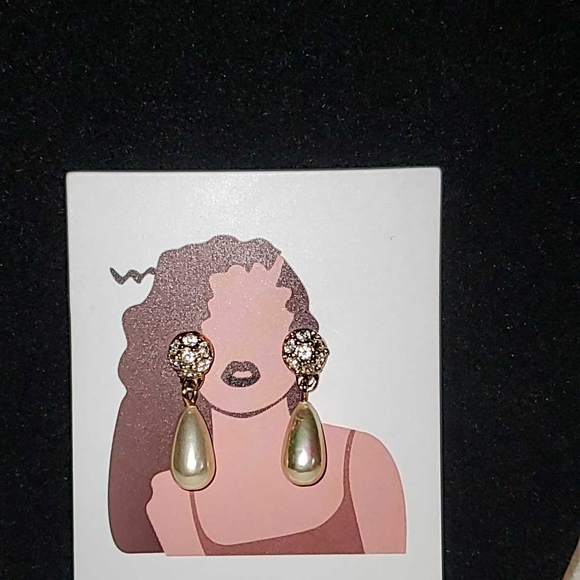 🗝Vtg Stunning Faux Pearl Drop and Rhinestone Earrings - Picture 2 of 3